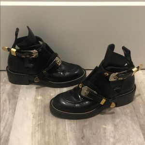Pre-owned Balenciaga cut out boots